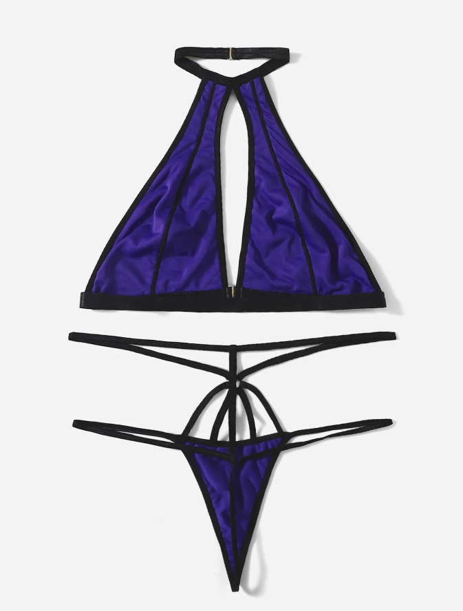 Set de Lencería Negro con Aberturas y Tanga en V -1