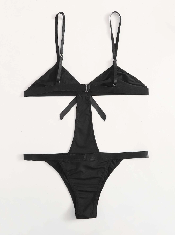 Body Negro con Aberturas Elegantes-2