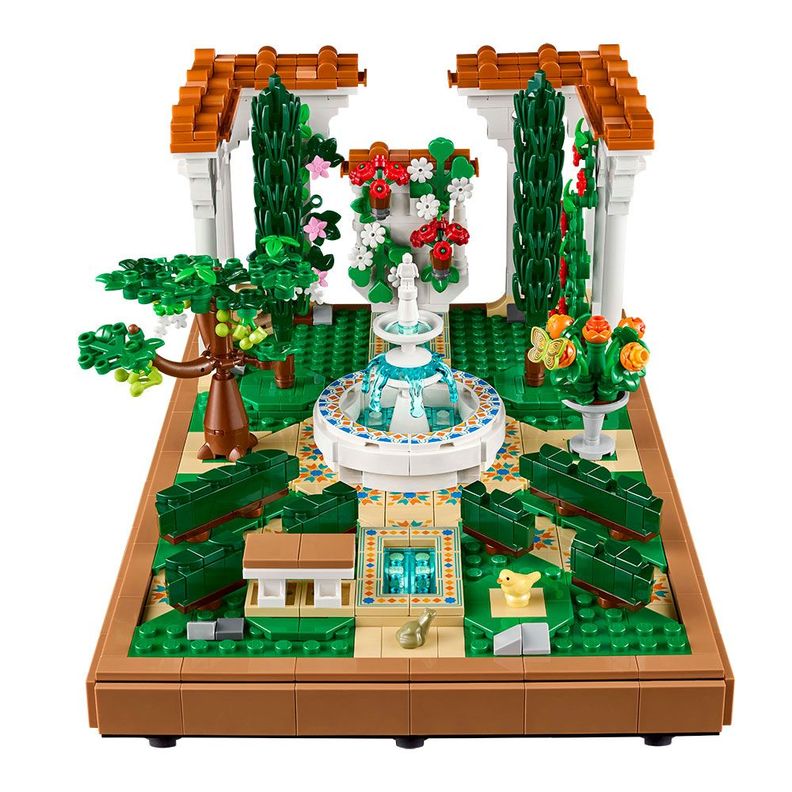 LEGO Jardín con Fuente (10359)-1