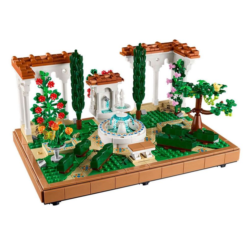 LEGO Jardín con Fuente (10359)-2
