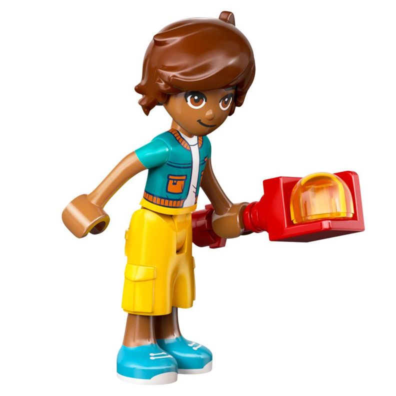 LEGO Tienda de Golosinas de Heartlake City (42649)-6