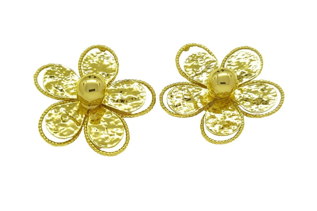 Aro Flor Martillado Enchapado en Oro de 18k