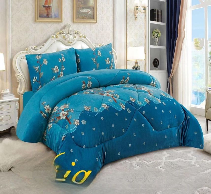 Cubrecama plush con chiporro floreado 2 plazas + dos fundas-1