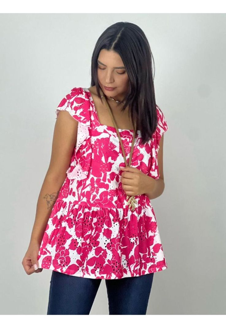 Polera Bicolor Diseño Flores Mangas Vuelos Fucsia-1