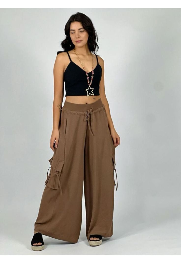 Pantalón Bolsillos Cargo Con Amarras