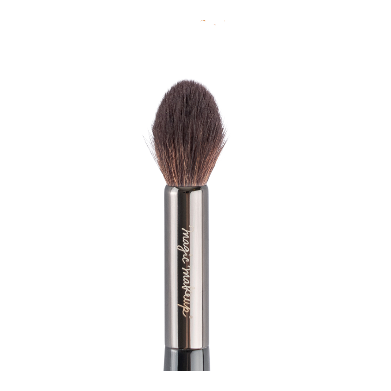 Brocha para iluminador OH MY BRUSH por Magic Makeup Negro