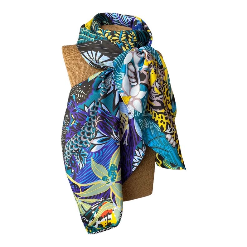 Pañuelo italiano- diseño exclusivo de Alondra - La fuerza del color-0