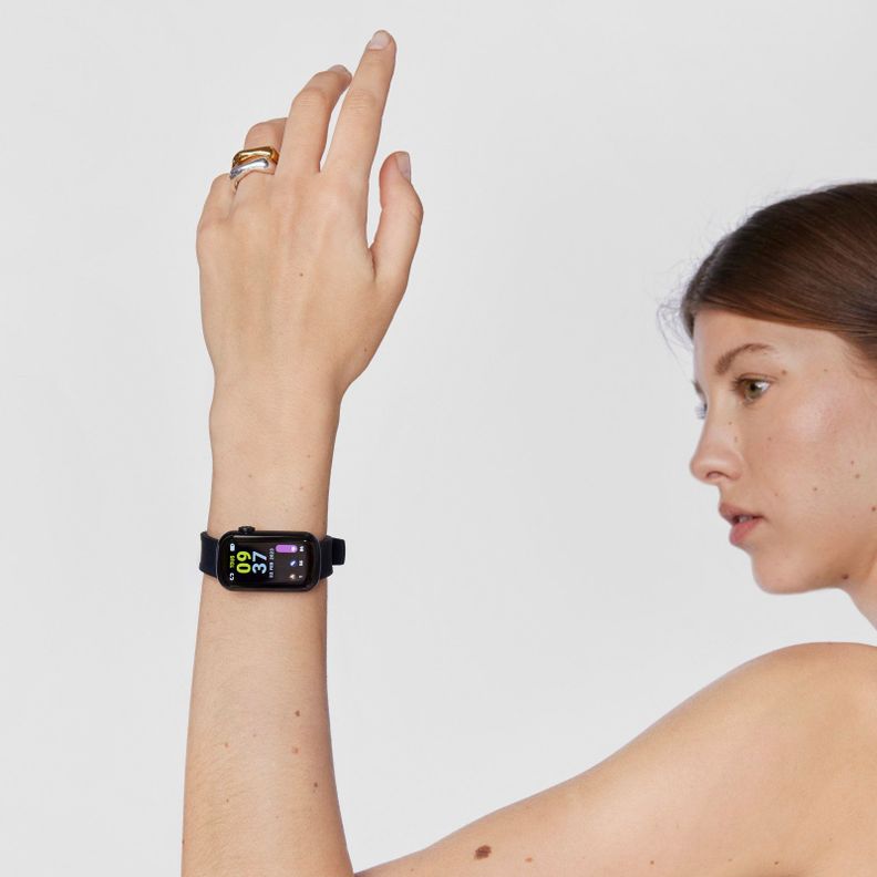 Reloj smartwatch con correa de nylon y de silicona negra-7