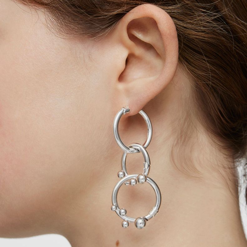 Pendientes de plata corto/largo con anillas y detalles Hold-4