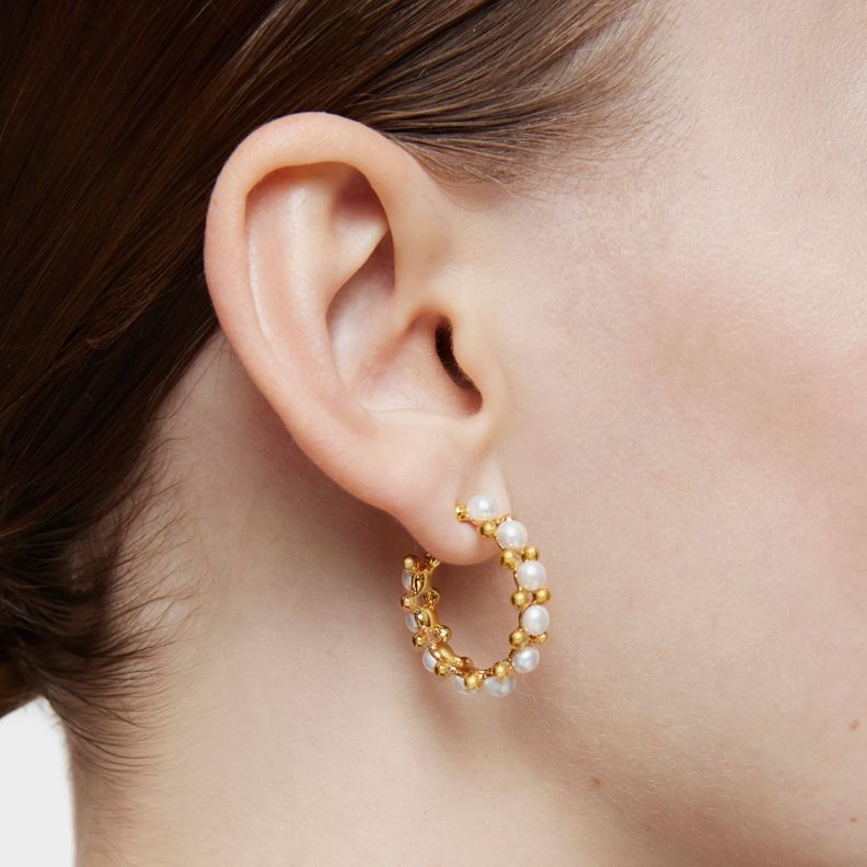 aros triple con baño de oro de 18 kt sobre plata y perlas-4