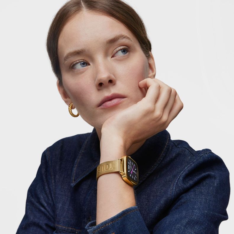 Reloj smartwatch con brazalete de acero IPG dorado D-Connect-3