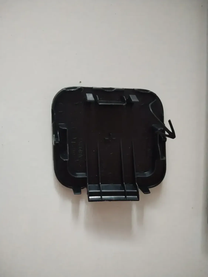 Tapa Tiro Delantera Nissan Kicks 2018/2020 Negro