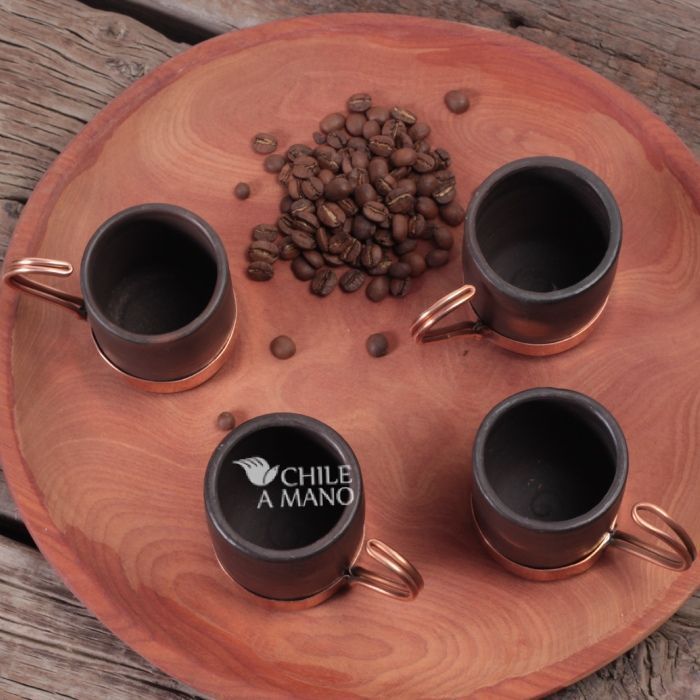 Set de 4 tazas de greda y cobre para café espresso, empaque maeta de mimbre-2