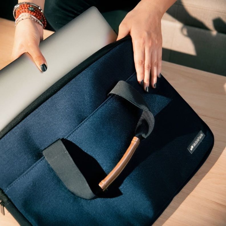Funda para notebook y monitores TRIO o DUEX de Mobile Pixels -5