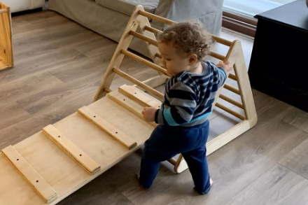 Triángulo Pikler Montessori Para Niños - Fomenta la Motricidad y el Juego Activo-1