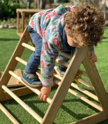 Triángulo Pikler Montessori Para Niños - Fomenta la Motricidad y el Juego Activo-3