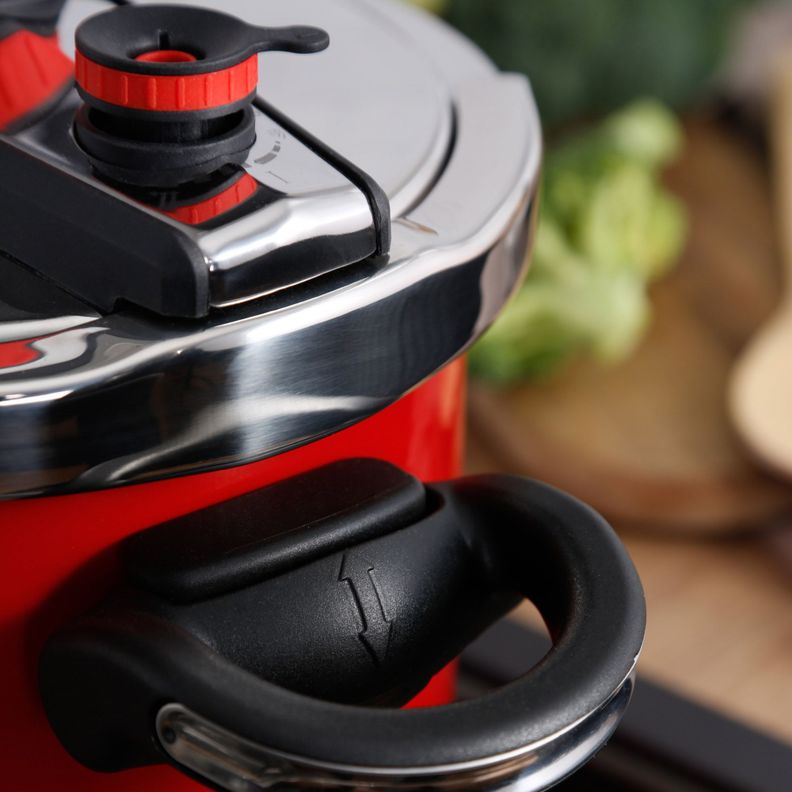 Olla Presion Simple Cook Avignon Roja 6 lts-1