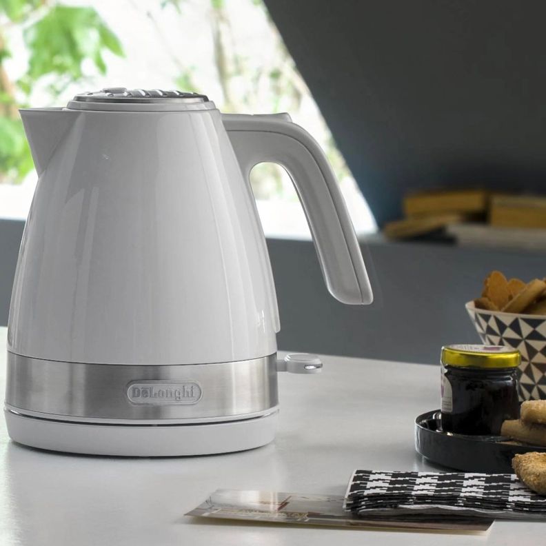 Hervidor De Longhi Active Line Blanco KBLA2000.W-2