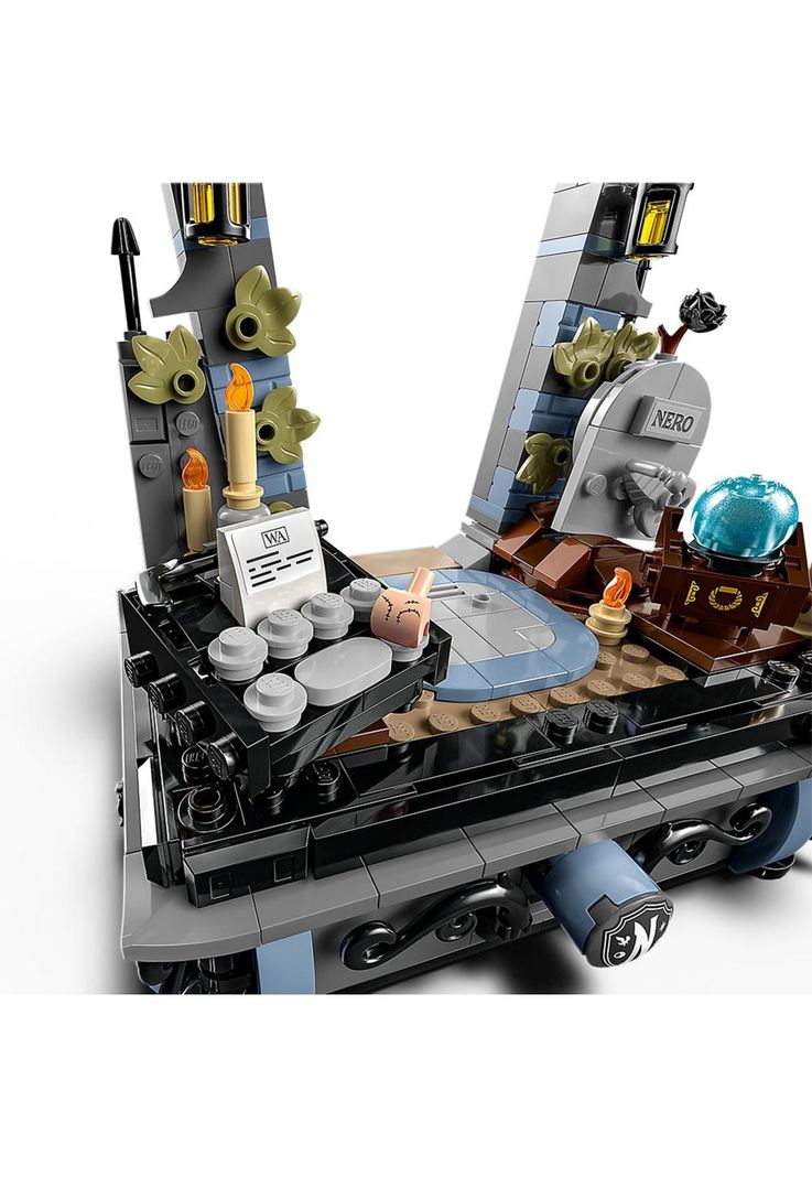 LEGO Wednesday Figura de Merlina Addams - 76780-7