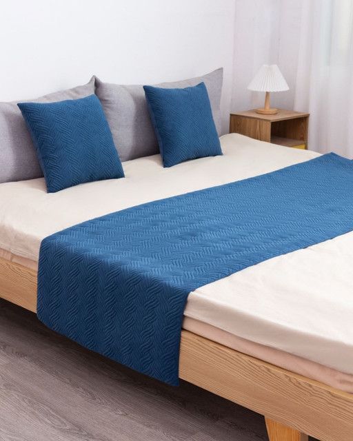 JUEGO DE PIECERA DE CAMA MAS 2 COJIN CON FUNDAS MODELO PLUSH AZUL-0