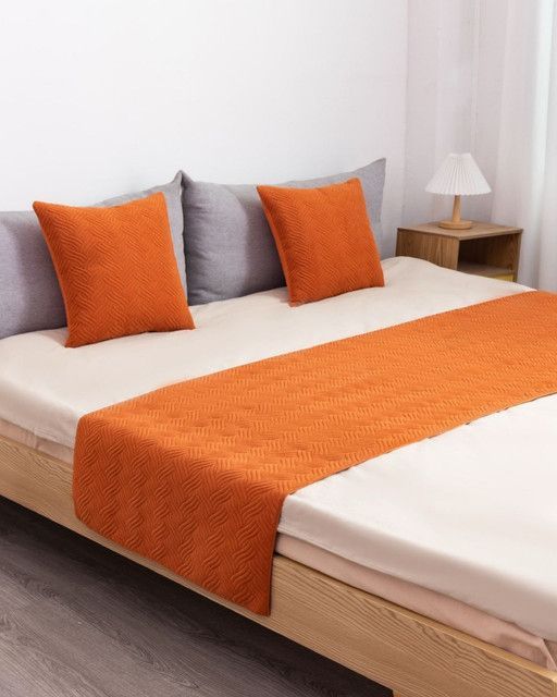 JUEGO DE PIECERA DE CAMA CON 2 FUNDAS MODELO PLUSH NARANJA-0