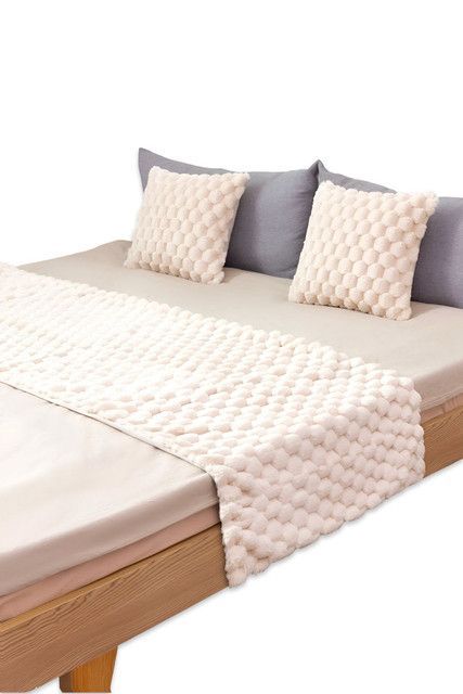 JUEGO DE PIECERA DE CAMA CON 2 FUNDAS MODELO PERLA BEIGE-2