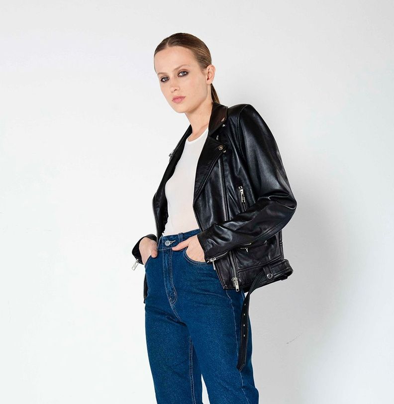 Chaqueta De Cuero Biker Momoka Negra Detalles Plateados Amen-2