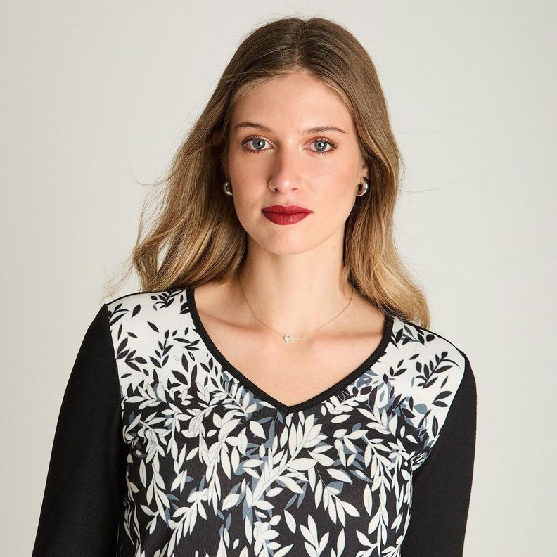 Polera Manga Larga Lanialla Escote V Estampada Negro-2