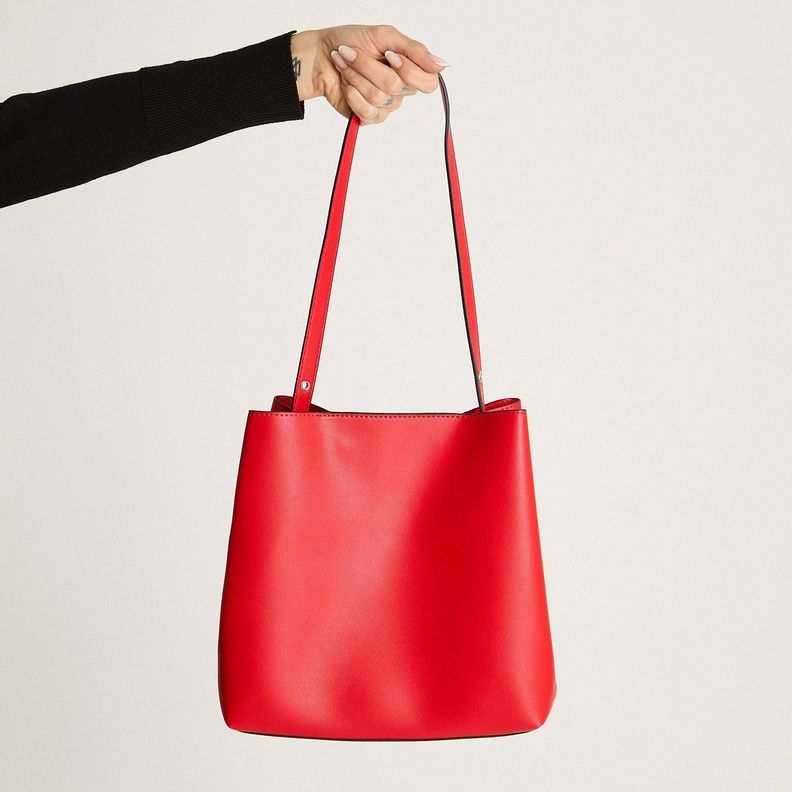 Cartera Rigida Con Un Strap Rojo-1