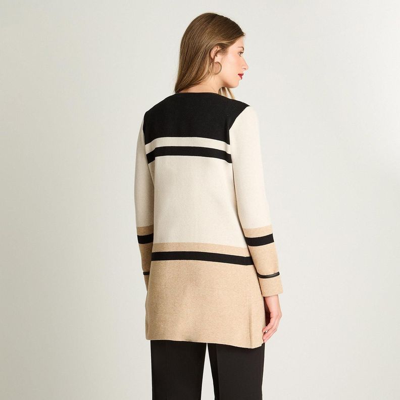 Tapado Manga Larga Color Block Con Tachas Beige-1