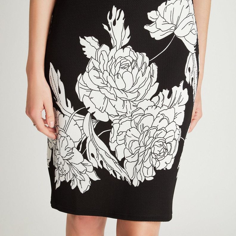 Vestido Midi Negro Manga Corta Estampado Cuello Redondo-2