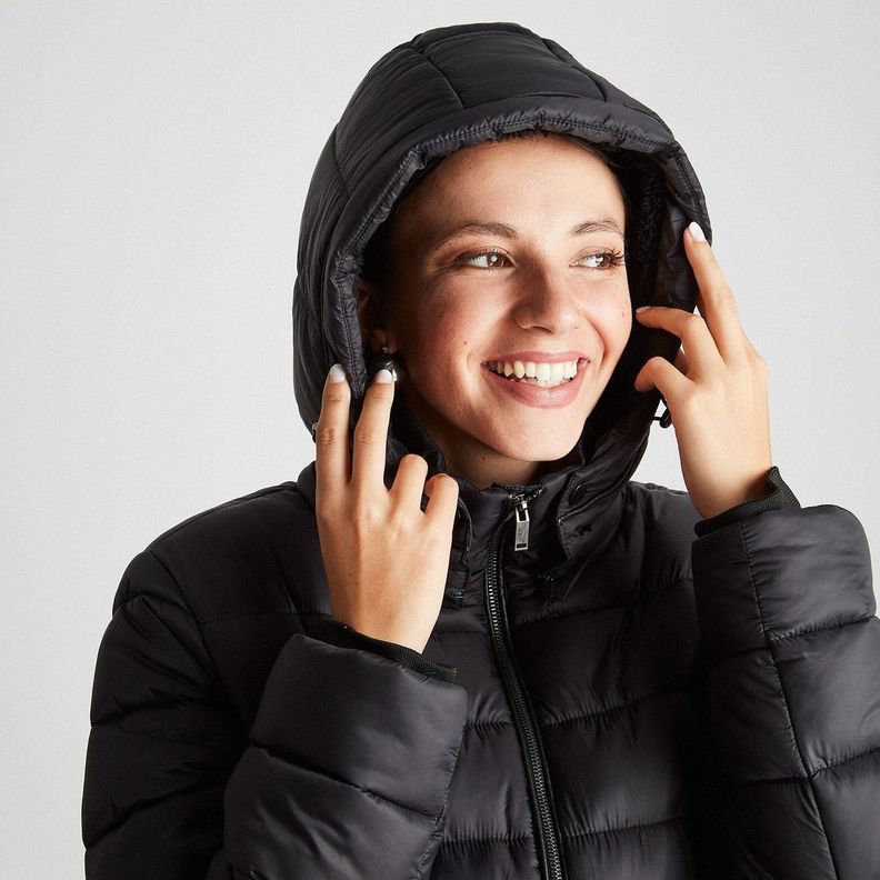 Parka Larga Con Gorro Negro-2