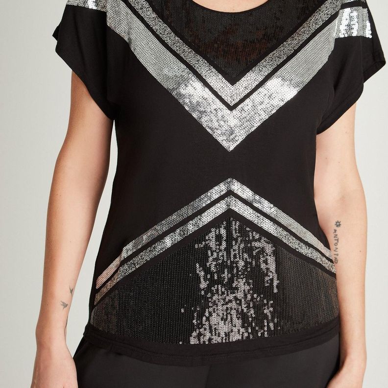 Polera Negro Manga Kimono y Aplicación Cuello Redondo-2