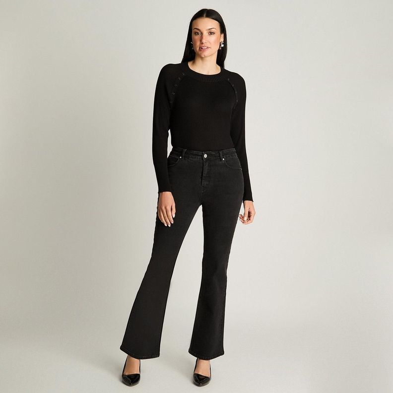 Jeans Flare Con Botón Negro-2