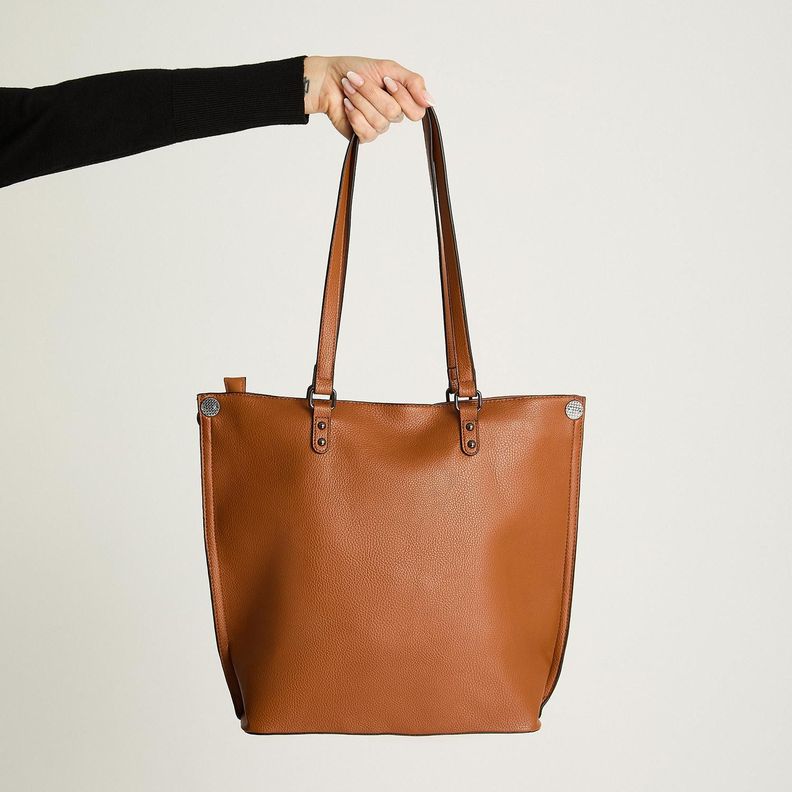 Cartera Grande De Pu Con Strap Y Cadena Camel-1