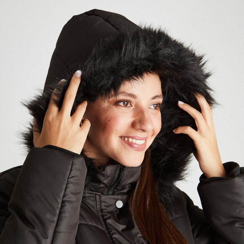Parka Negra Con Gorro Detalle En Cintura-2