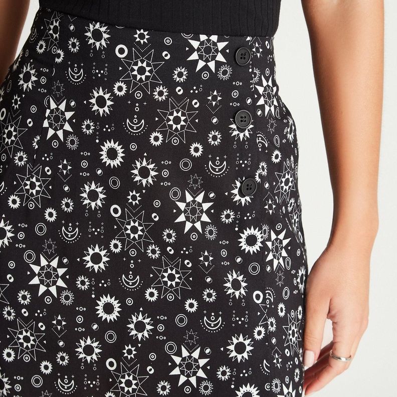 Falda Negro Corta Estampado Recta-2