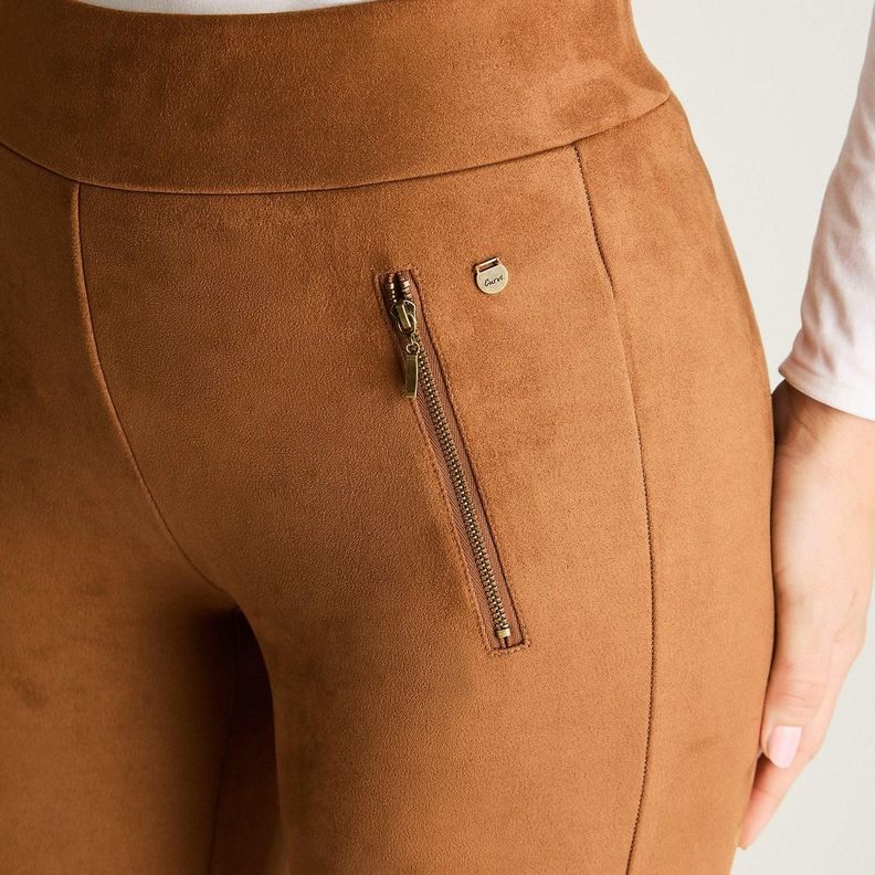 Calza Suede Slim Basica Camel-3