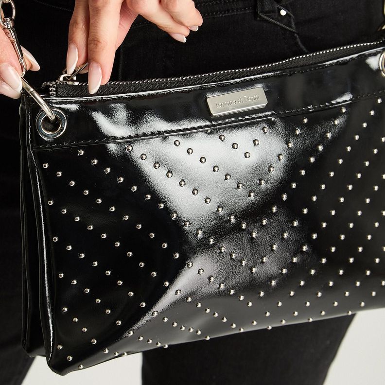 Cartera Con Tachas Y Cadena Negro-2