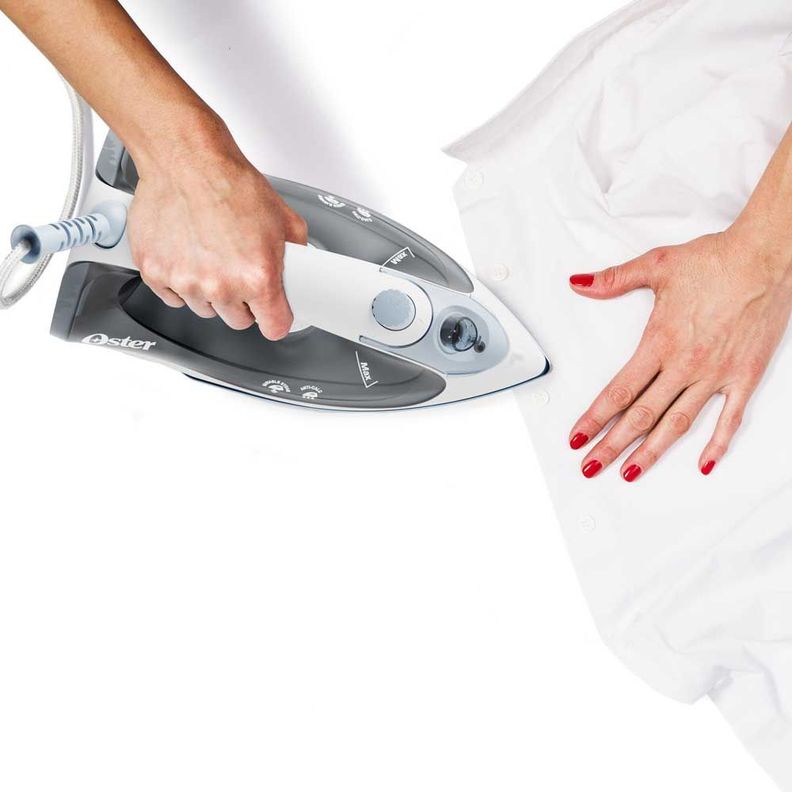 Plancha de vapor Oster® compacta GCSTBS5001-3