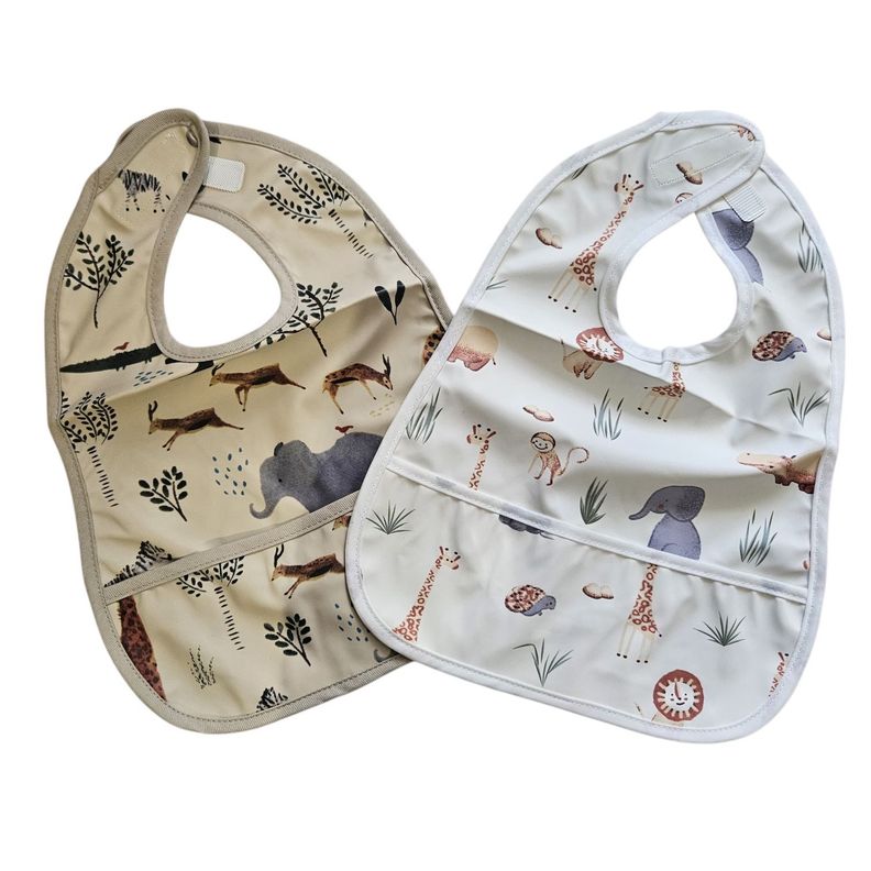 Babero impermeable broche-3