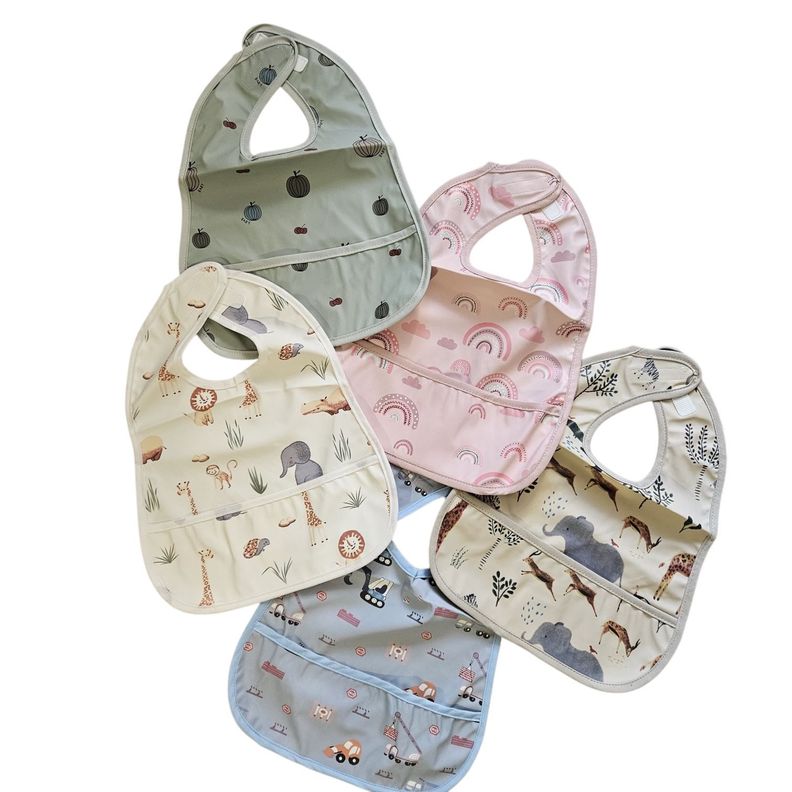 Babero impermeable broche-4