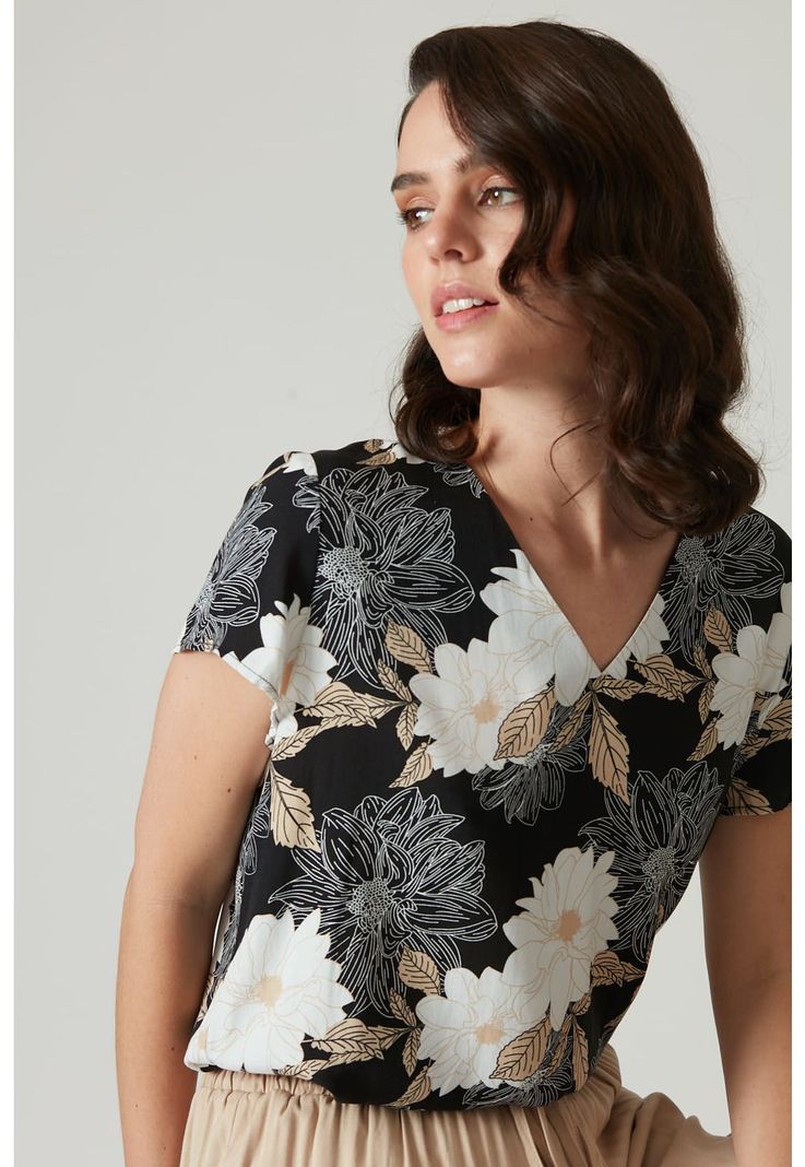 Blusa azul marino diseno flores-1