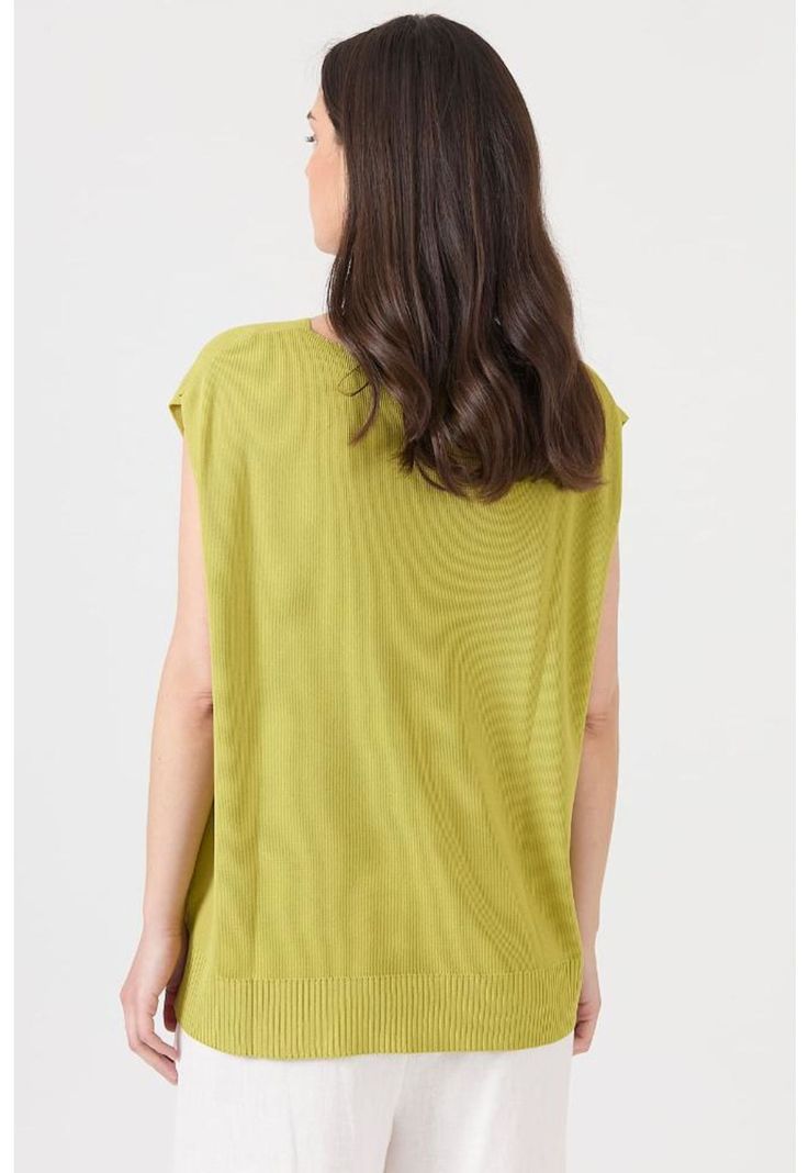 Polera verde sin mangas PRIVILEGE-3