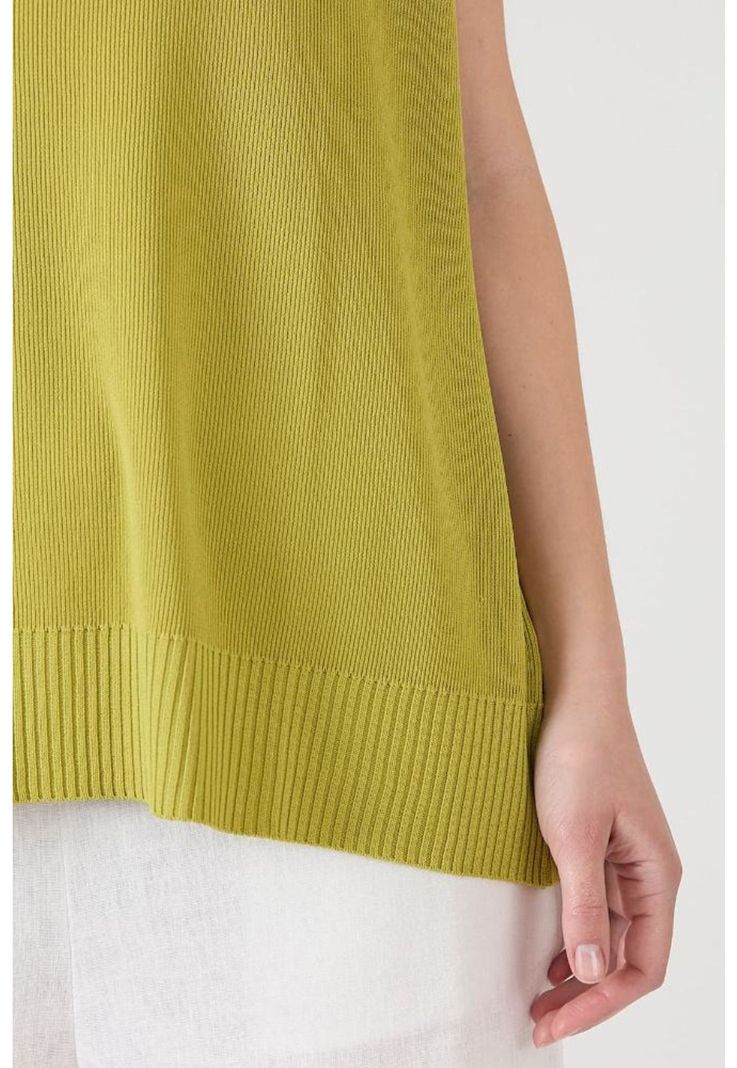 Polera verde sin mangas PRIVILEGE-4