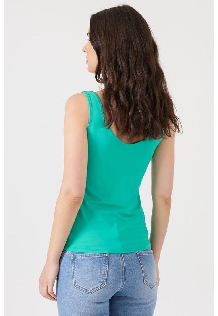 Polera poliamida verde sin mangas PRIVILEGE-3