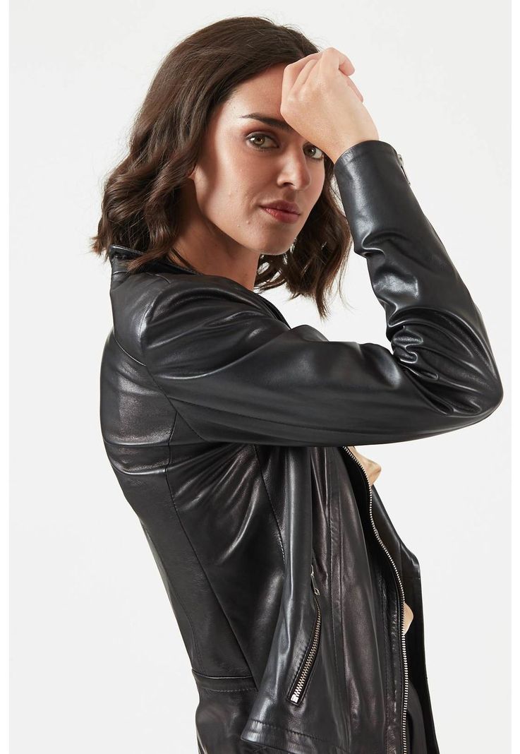 Chaqueta de cuero negra-3