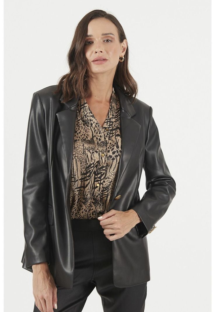Blazer de ecocuero negro-1