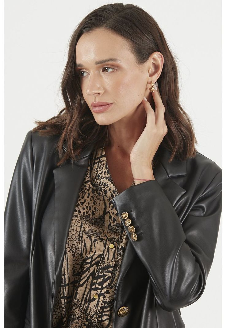 Blazer de ecocuero negro-2