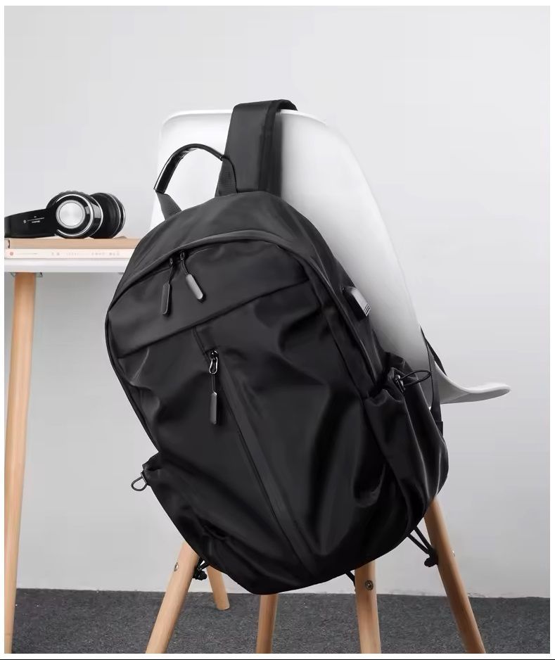 Mochila para Viajes y Oficina con Diseño Impermeable y Puerto USB-2